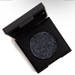 I Need Space
DOSE OF COLORS BLOCK PARTY EYESHADOW